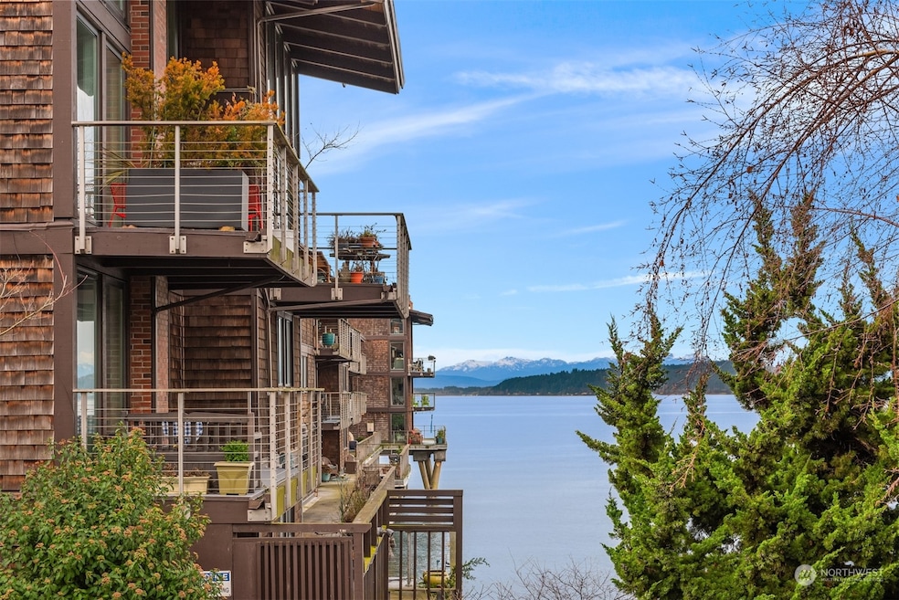 3717 Beach Dr SW Unit 303, Seattle, WA 98116 | MLS# NWM2194228