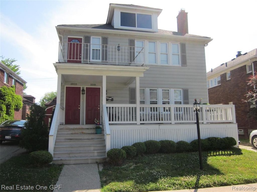 1020 Wayburn St, Grosse Pointe Park, MI 48230 - photo 1