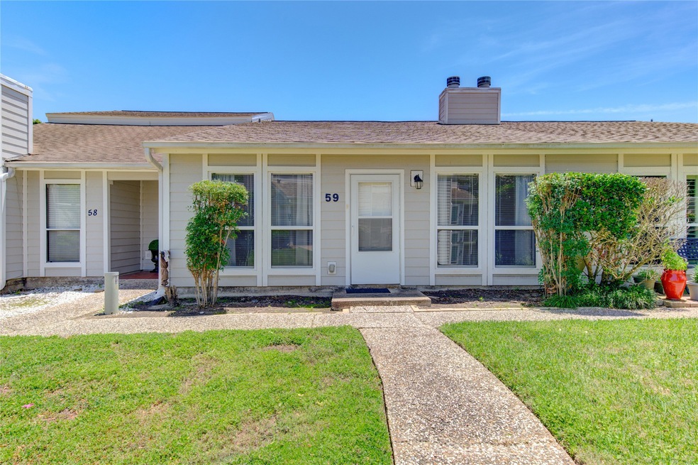 59 Hideaway Dr, Friendswood, TX 77546 - photo 1