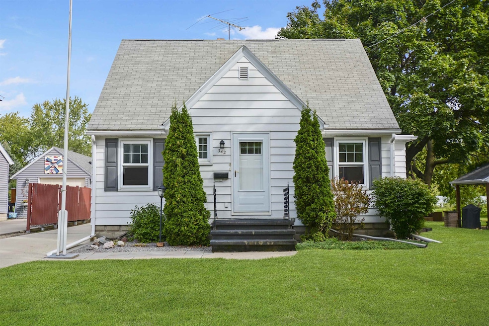 342 W Seymour St, Appleton, WI 54915 - photo 1