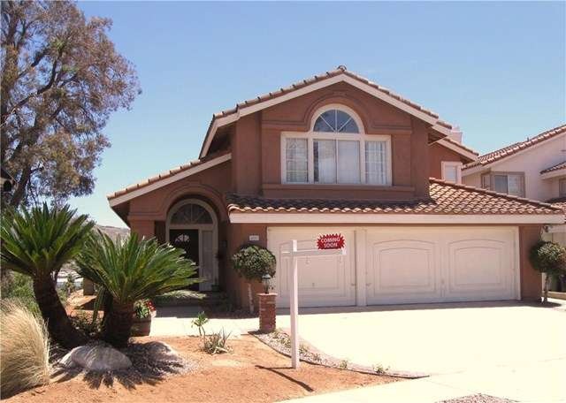 Welcome Home - Very low maintenance front yard 