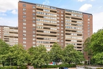 Hawthorne Place Condominium unit 5K, Boston, MA 02114 - photo 1