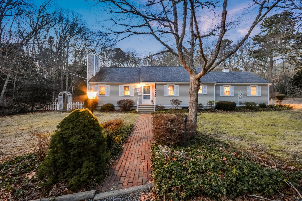 002-Twilight_Front_View-5406378-medium