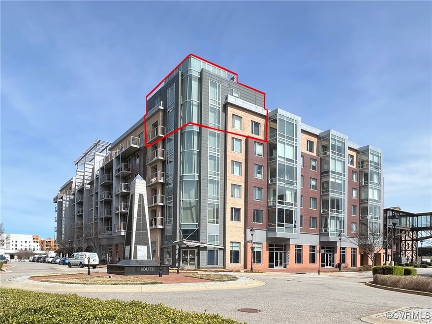 Red outline indicates the condo exterior. Note the
