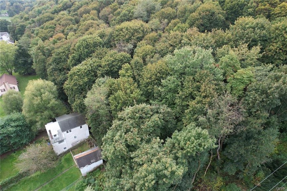 308 S Walnut St unit Rear, Slatington, PA 18080 - photo 1