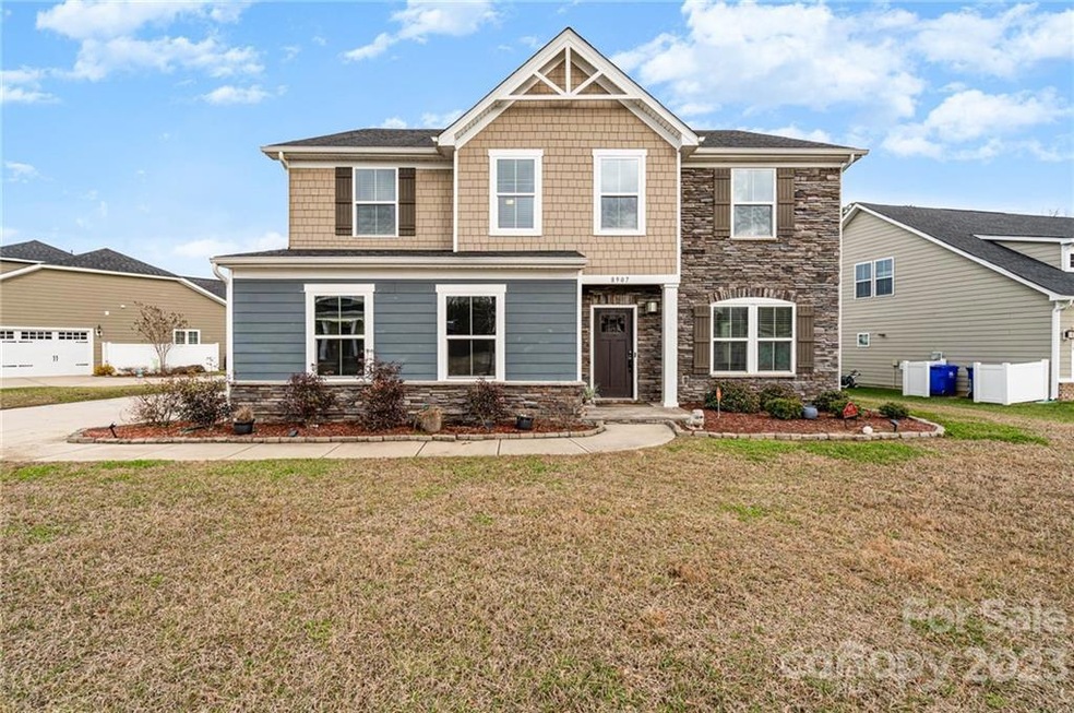 Sold $585,000 • Co-Listing Agent