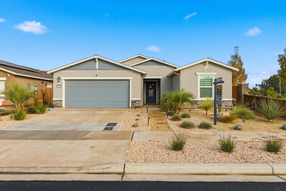 6218 Panda Way, Riverbank, CA 95367 - photo 1