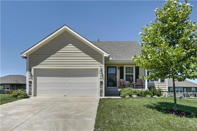 620 E Apache St, Gardner, KS 66030 - photo 1