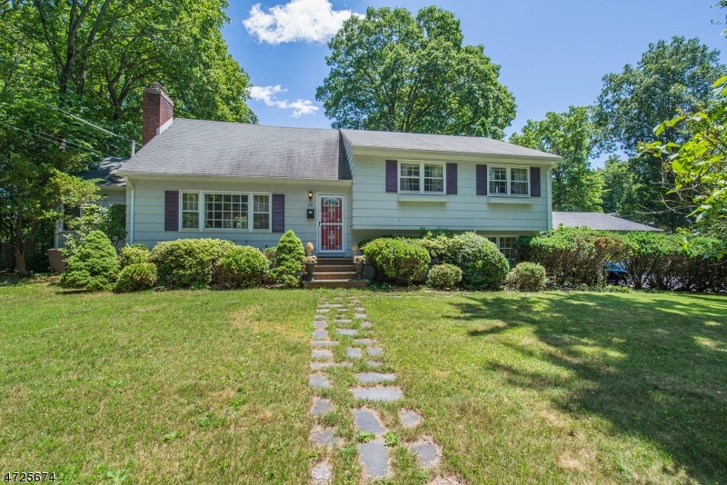 50 Ferncliff Rd, Morris Plains, NJ 07950 - photo 1