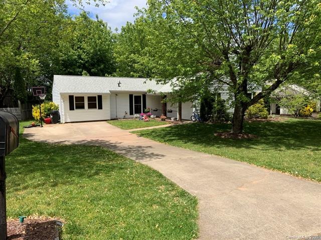51 Lynwood Cir, Asheville, NC 28806 - photo 1