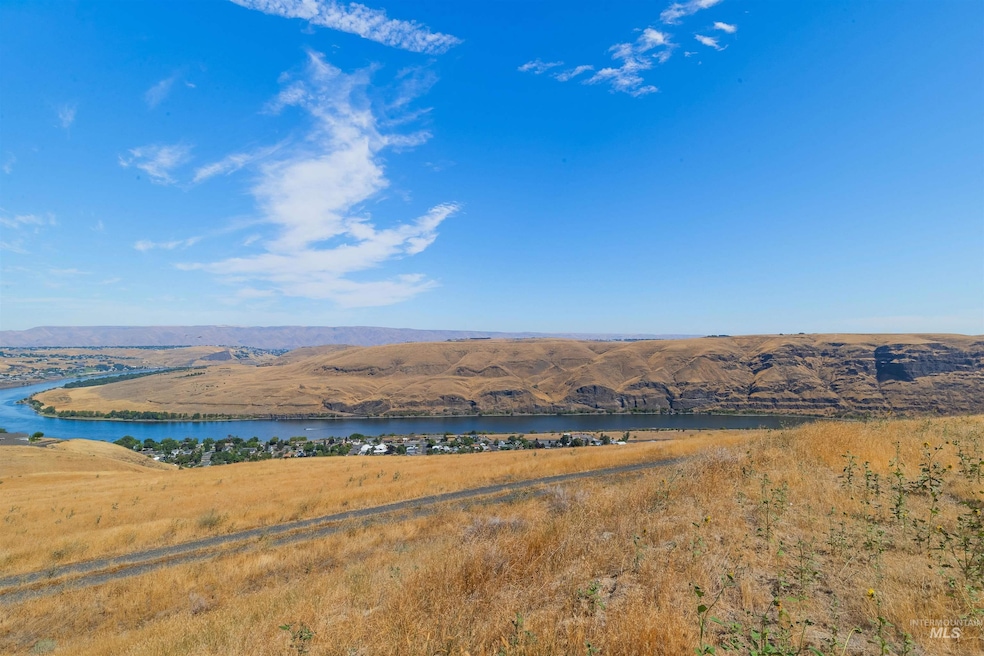 For Sale $850,000 • Co-Listing Agent