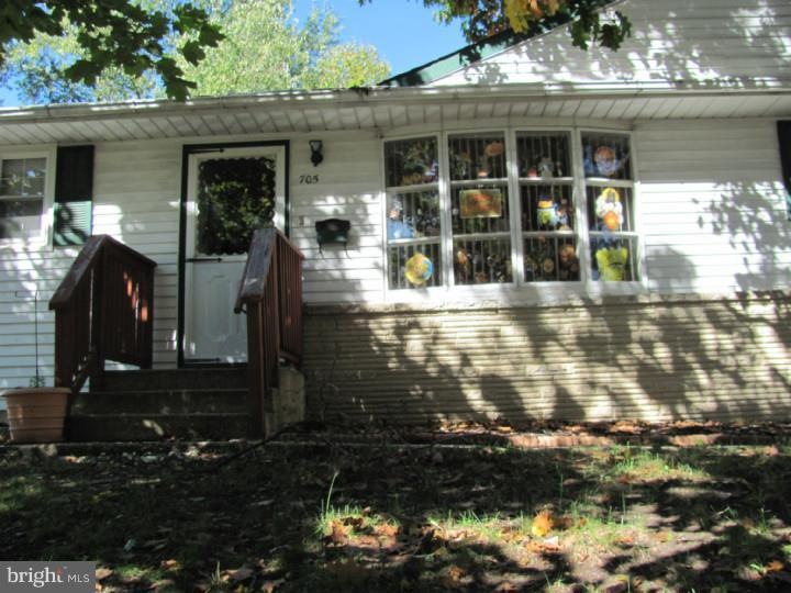 705 W 3rd Ave, Runnemede, NJ 08078 - photo 1
