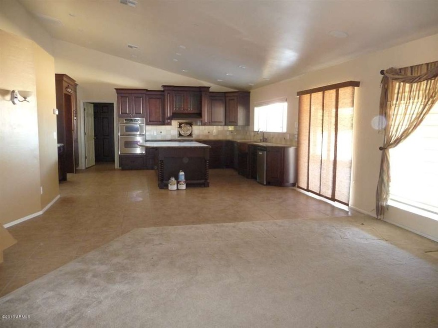 KitchenFamilyRoom