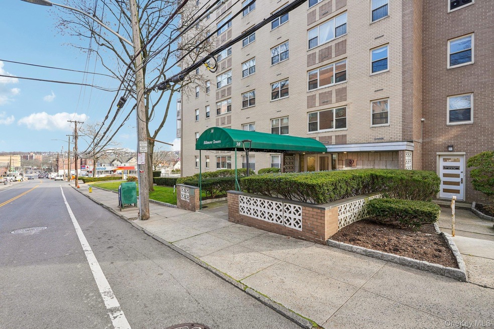 Biltmore Towers unit 5g, White Plains, NY 10603 - photo 1