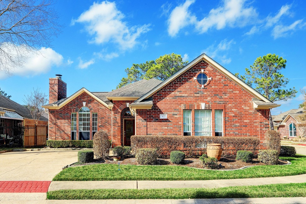 412 Forest Pines Ct, Friendswood, TX 77546 - photo 1