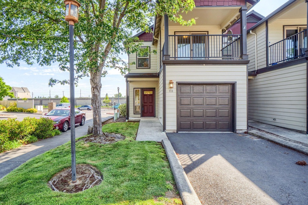 173 Logan Ave, Central Point, OR 97502 - photo 1