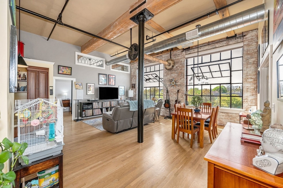 491 Dutton St unit 411, Lowell, MA 01854 - photo 1