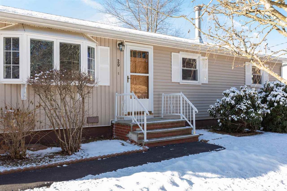 29 Suzanne Dr, Portsmouth, NH 03801 - photo 1