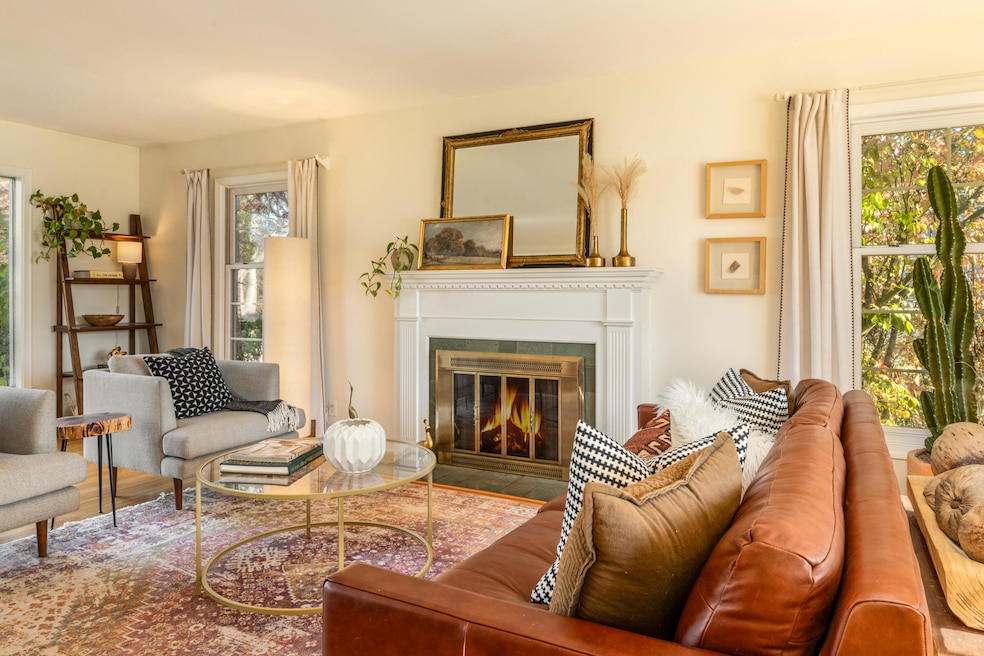 154 W Bergen Dr, Milwaukee, WI 53217 - photo 1