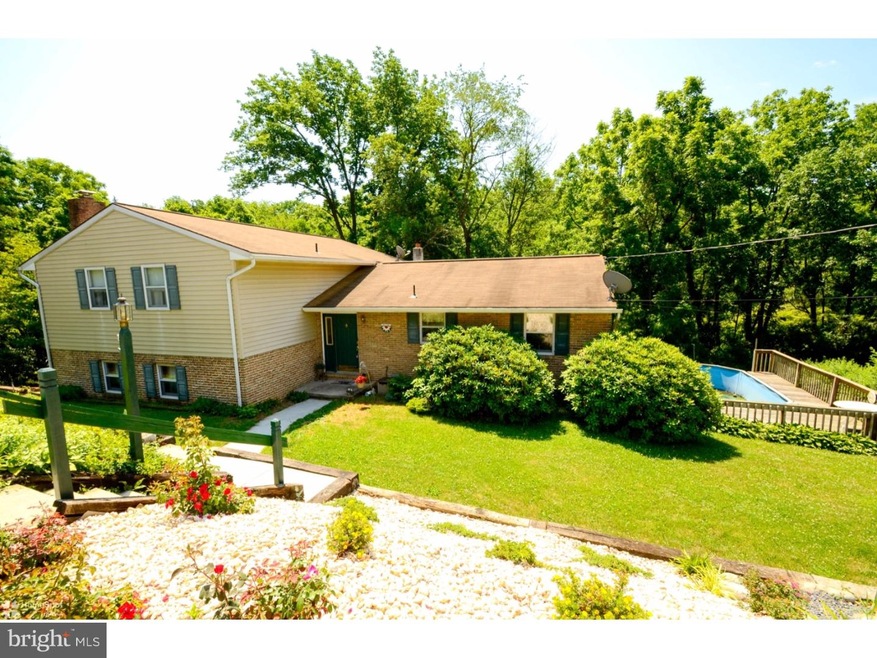 246 3rd St, Shoemakersville, PA 19555 - photo 1