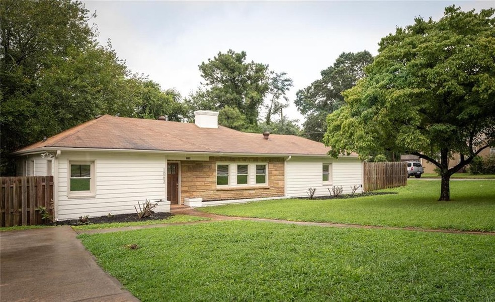 1063-Bouldercrest Drive SE has fresh new paint on 