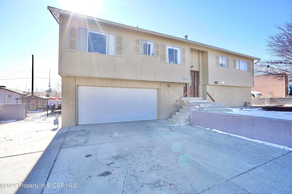 5701 Ravella Dr, Farmington, NM 87402 - photo 1