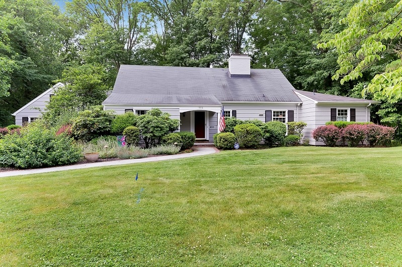 1886 Winding Brook Way, Scotch Plains, NJ 07076 - photo 1