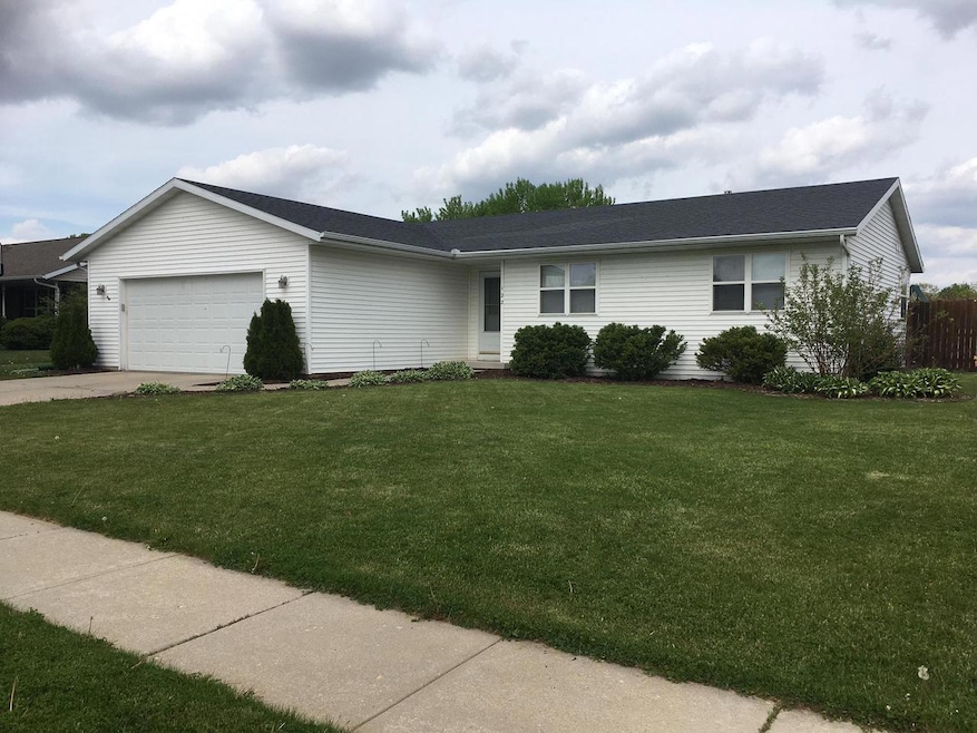 122 Gunther Dr, Evansville, WI 53536 - photo 1