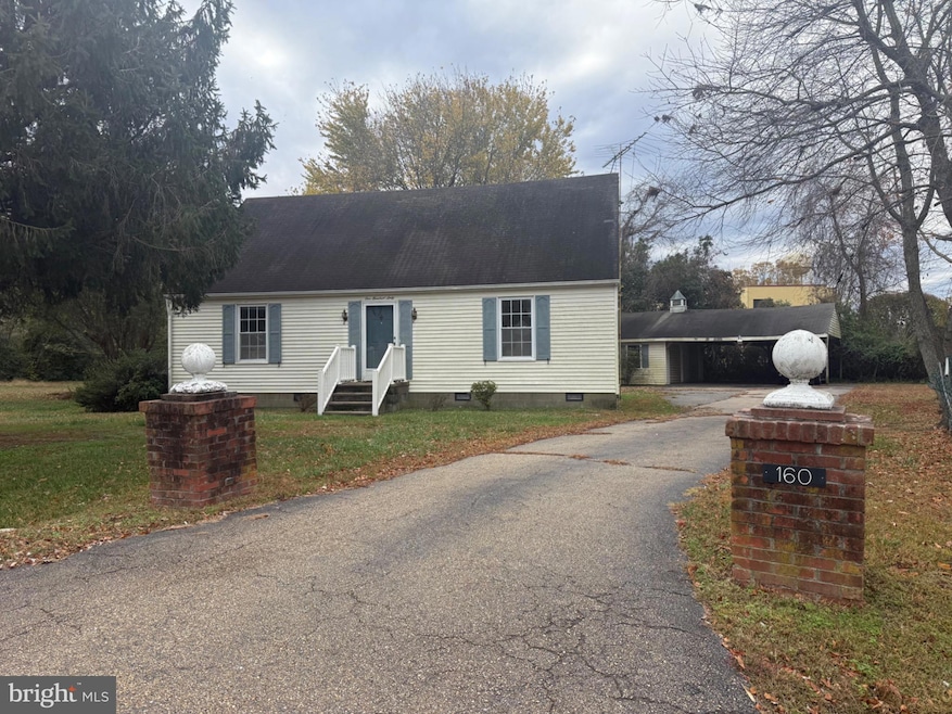 160 Rouzie Dr, Tappahannock, VA 22560 - photo 1