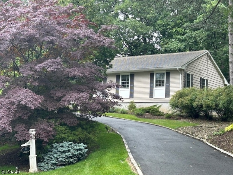 51 Stonewall Dr, Livingston, NJ 07039 - photo 1