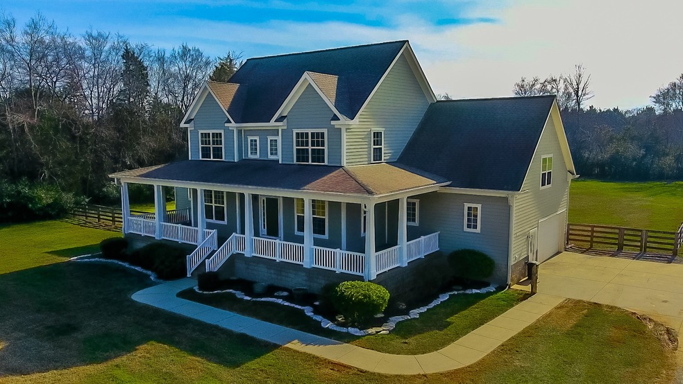 899 John Lunn Rd, Lewisburg, TN 37091 - photo 1