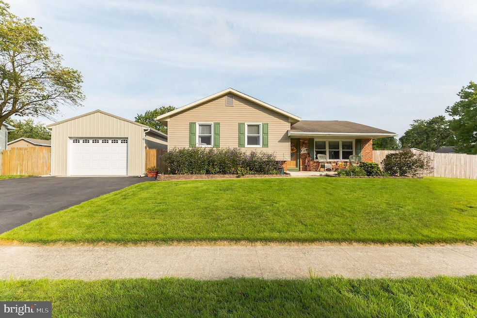 240 Oakfield Dr, Newark, DE 19713 - photo 1