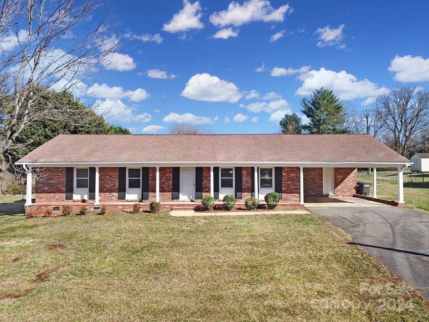 914 Valley St, Statesville, NC 28677 - photo 1