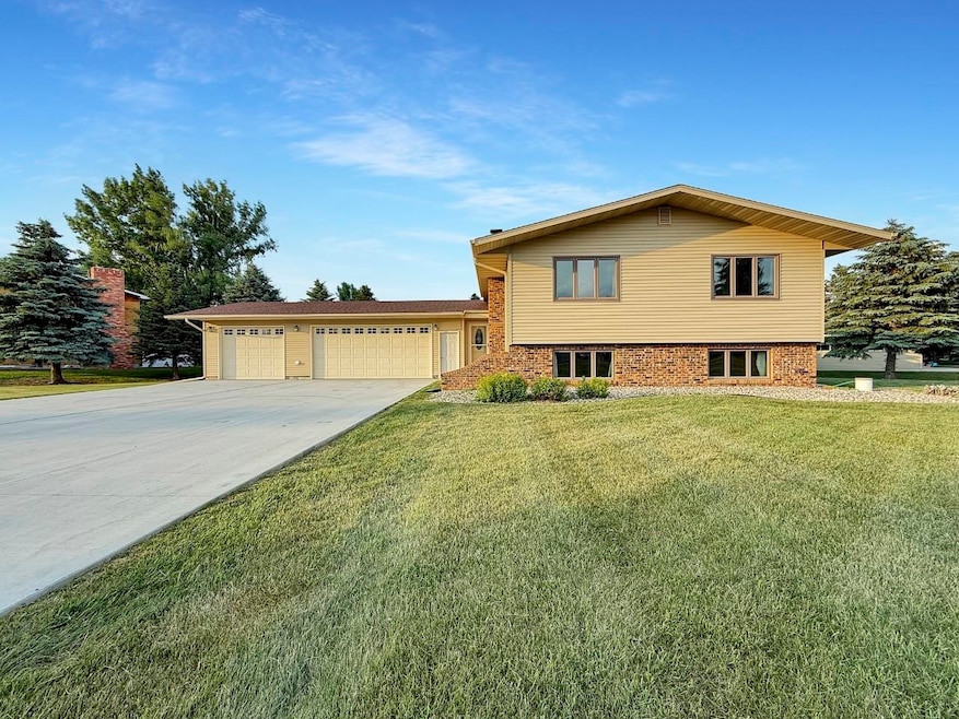 For Sale $384,900 • Co-Listing Agent