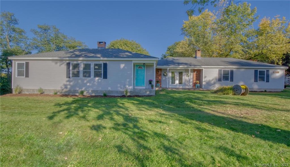 Welcome to 20 Laurel Trail in Durham! Enjoy one-fl