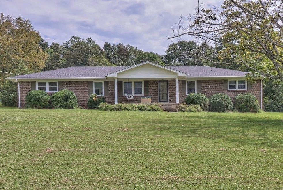 300 Ledgeview Dr, Shelbyville, TN 37160 - photo 1