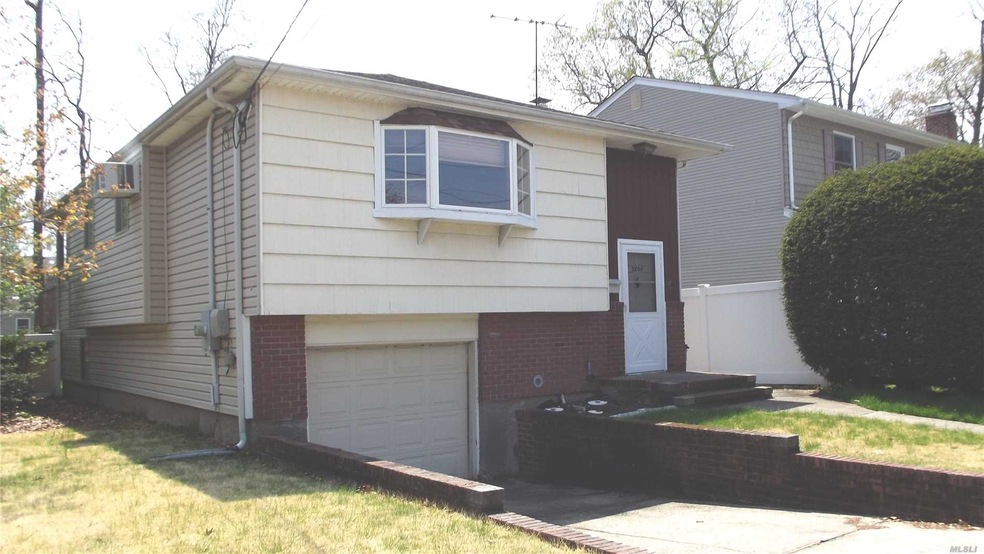 3804 Lincoln St, Seaford, NY 11783 - photo 1