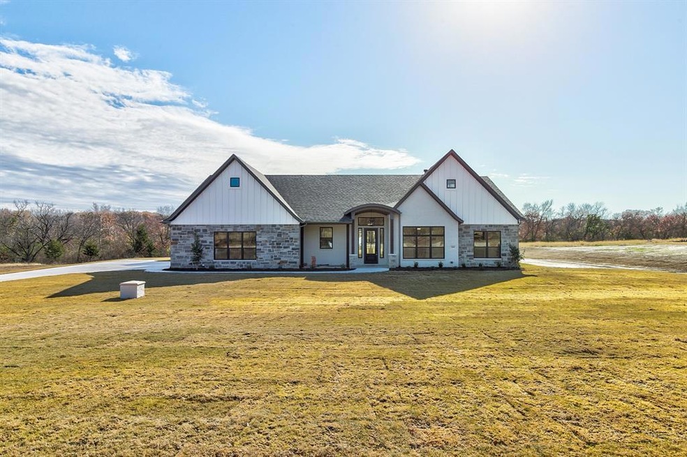 434 Younger Ranch Rd, Azle, TX 76020 - photo 1