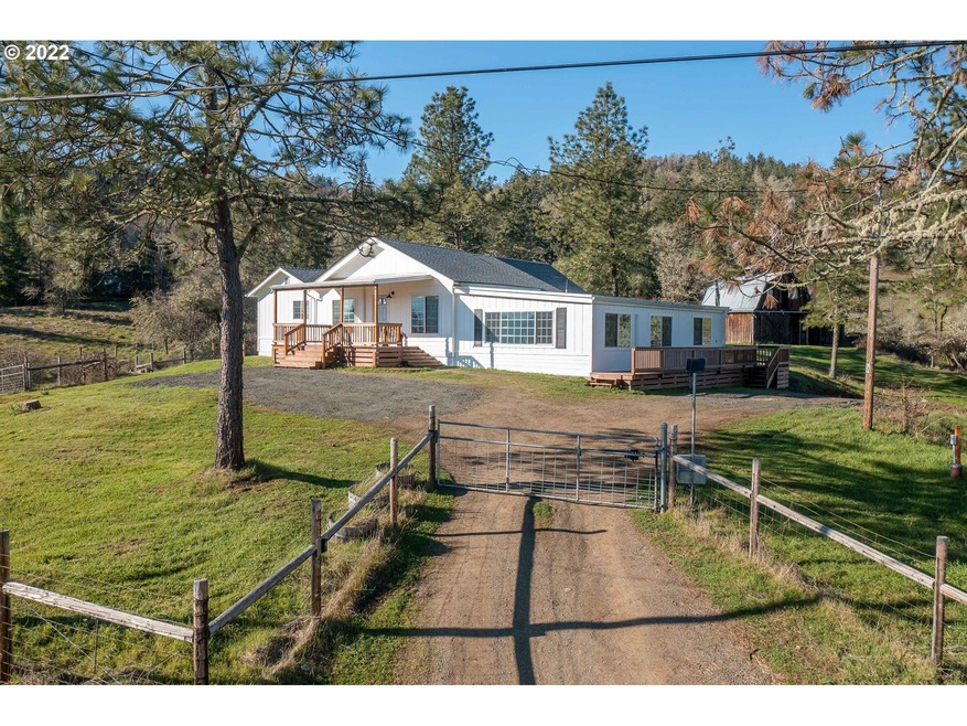 2540 Northside Rd, Sutherlin, OR 97479 - photo 1