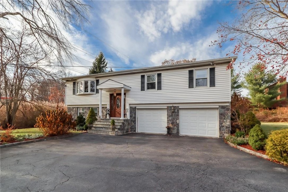 2729 Quinlan St, Yorktown Heights, NY 10598 - photo 1