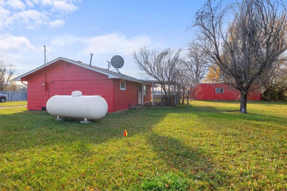 8 Broadway Ave, Joliet, MT 59041 - photo 1