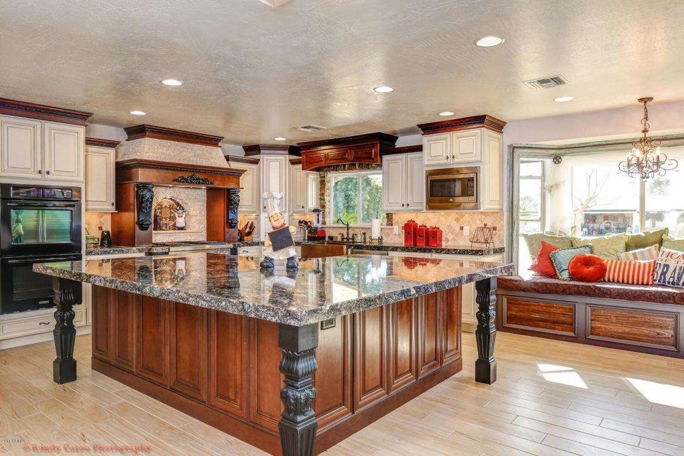 Incredible Kitchen