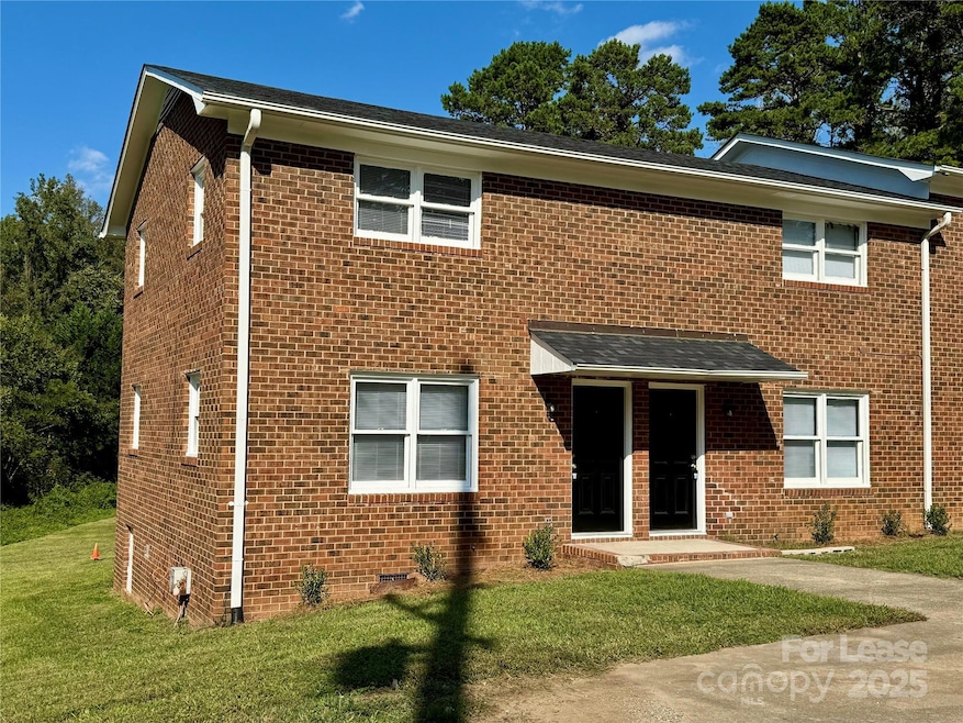 916 W 5th Ave unit C, Lexington, NC 27292 - photo 1