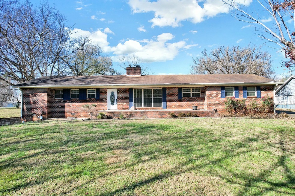 814 Cedar Springs Rd, Athens, TN 37303 - photo 1