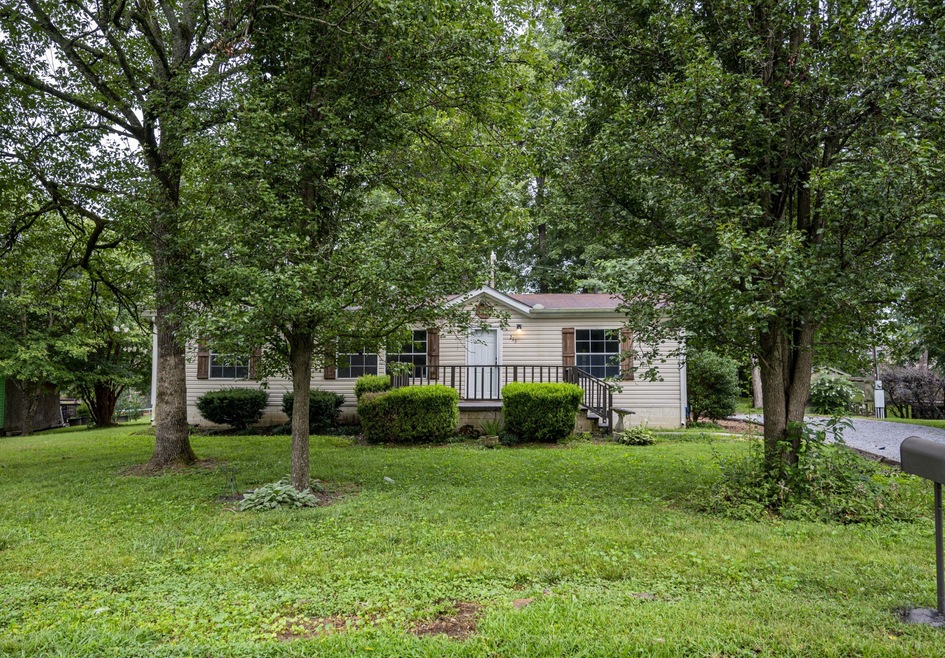 215 Wall St, Shelbyville, TN 37160 - photo 1