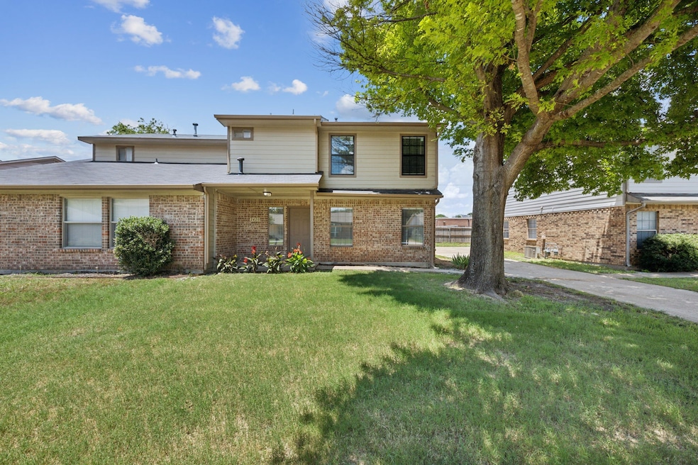 2420 Lakeview Cir unit 2422, McKinney, TX 75070 - photo 1