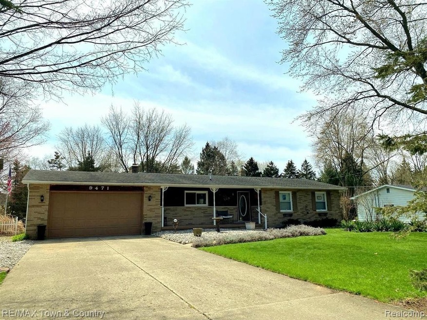9471 Heddy Dr, Flushing, MI 48433 - photo 1