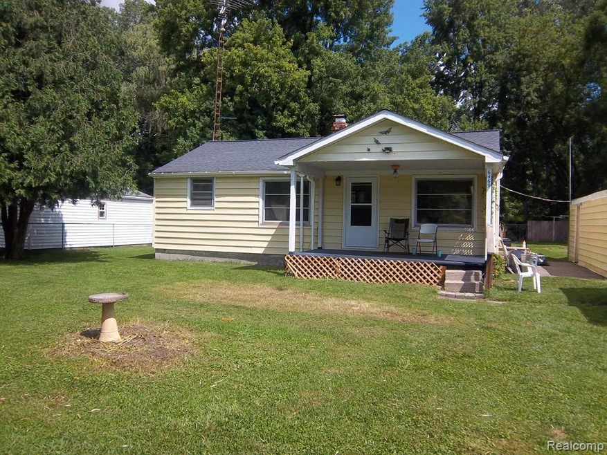6469 Webb Dr, Flint, MI 48506 - photo 1