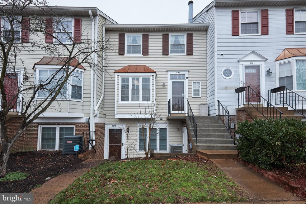 4177 Pleasant Meadow Ct, Chantilly, VA 20151 - photo 1