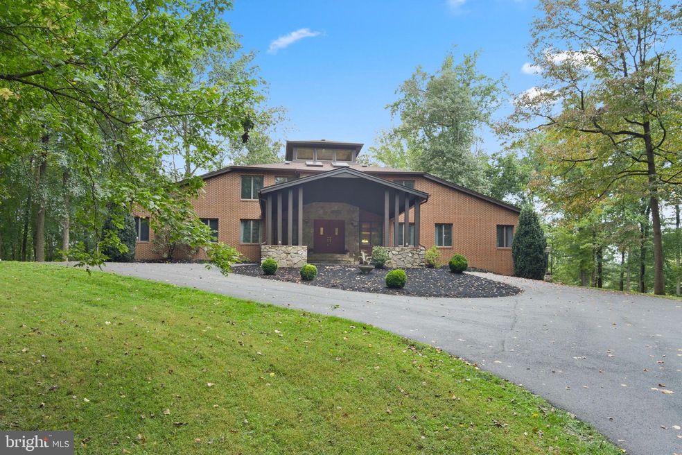 Sold $900,000 • Co-Listing Agent